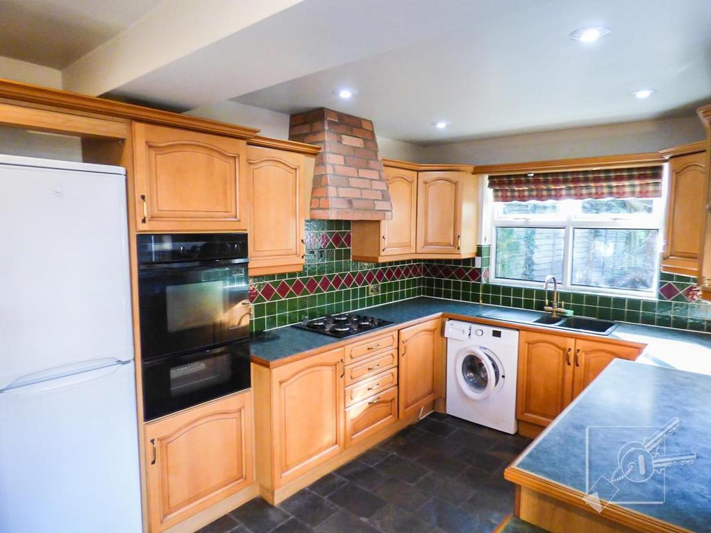 Kitchen: