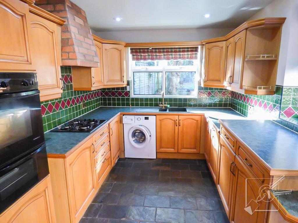 Kitchen: