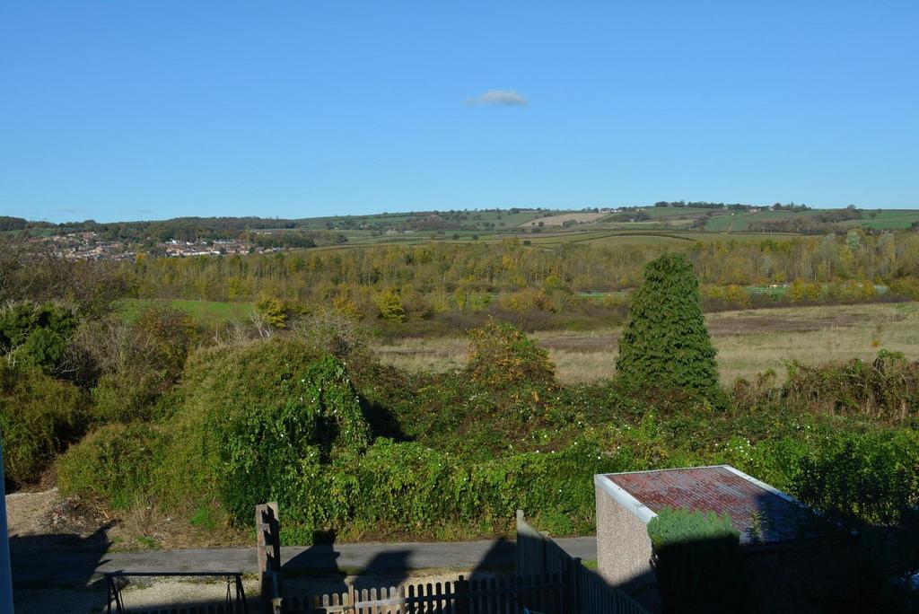King Street, Brimington... 2 bed end of terrace house £130,000