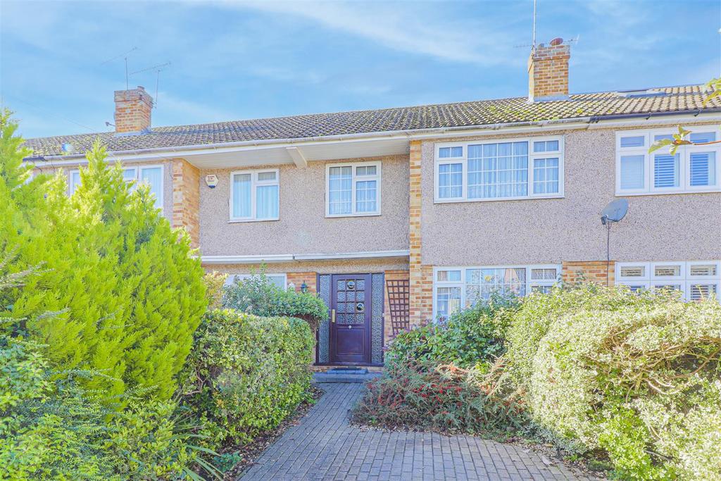 Barnfield Close, Hoddesdon 3 bed terraced house for sale £410,000