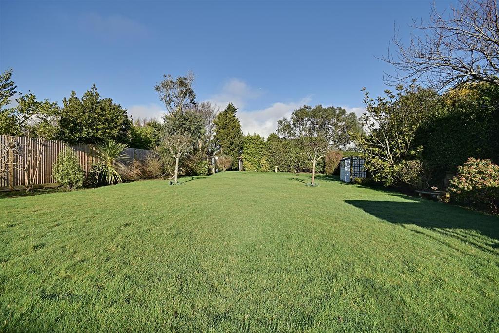 Rookhurst Road, BexhillOnSea 4 bed detached house £635,000