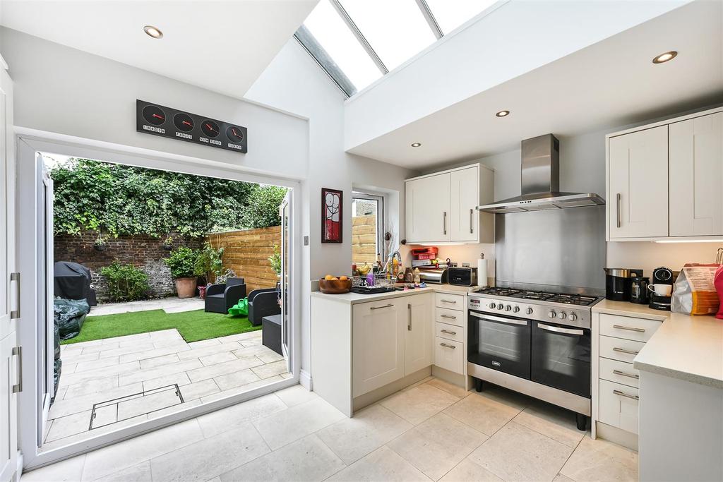 Duke Road, London, W4 3 bed terraced house £1,250,000