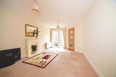 1 bedroom apartment for sale - Edwards Court, Queens Road, Attleborough