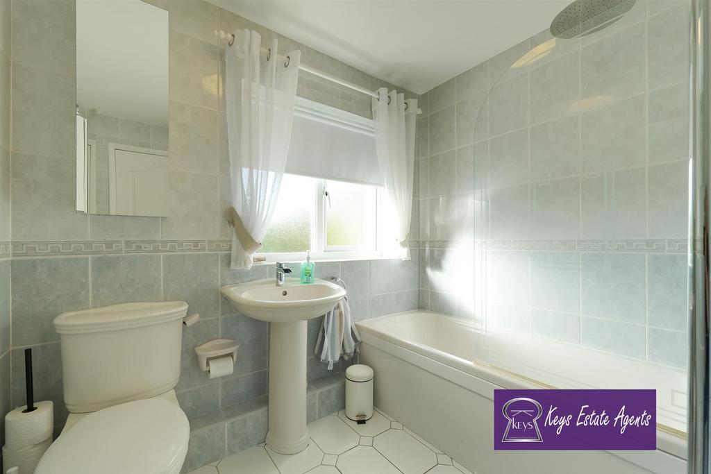 Bathroom 1.jpg