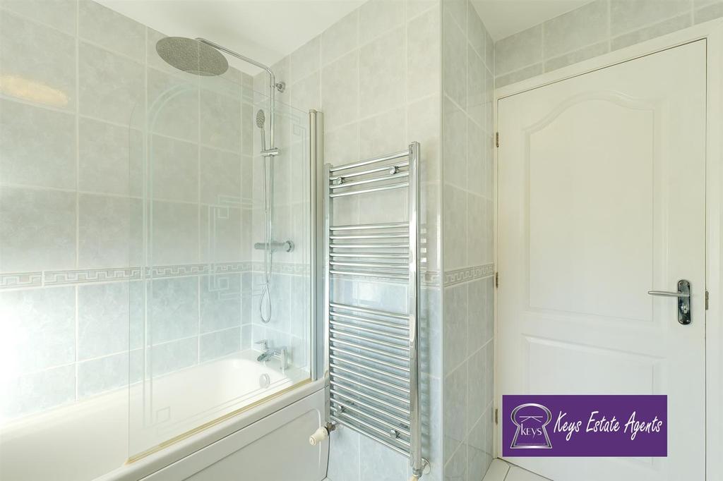Bathroom 2.jpg