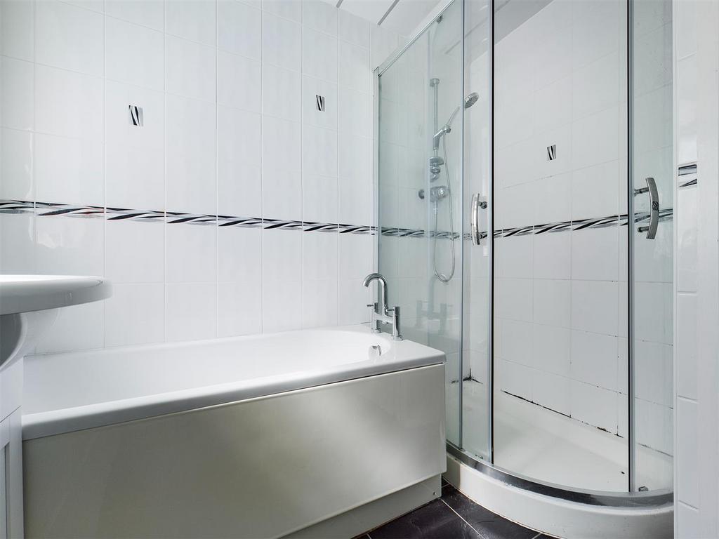 Well bathroom 2.jpeg