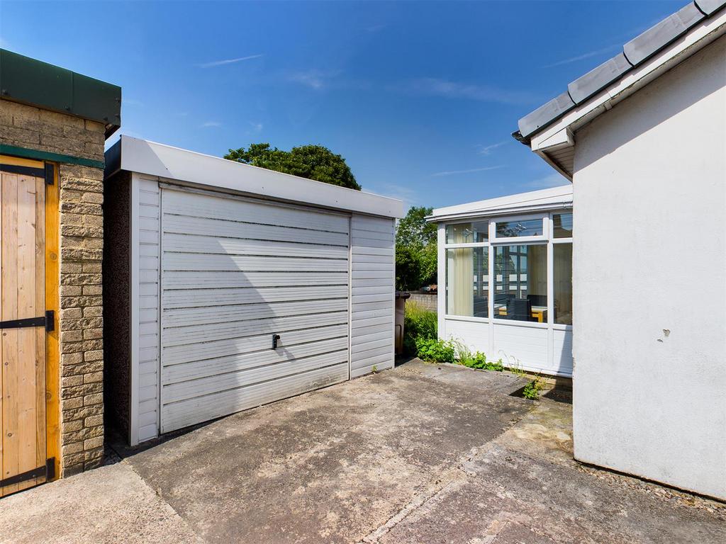 Wellling garage.jpeg