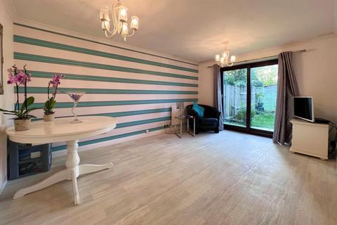 8 Lea Close, Ash, Aldershot, GU12 6ND