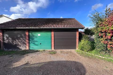 8 Lea Close, Ash, Aldershot, GU12 6ND