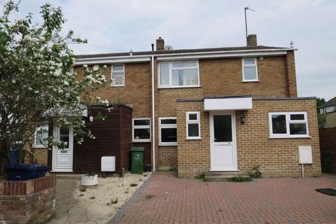 6 bedroom house to rent - Langley Close