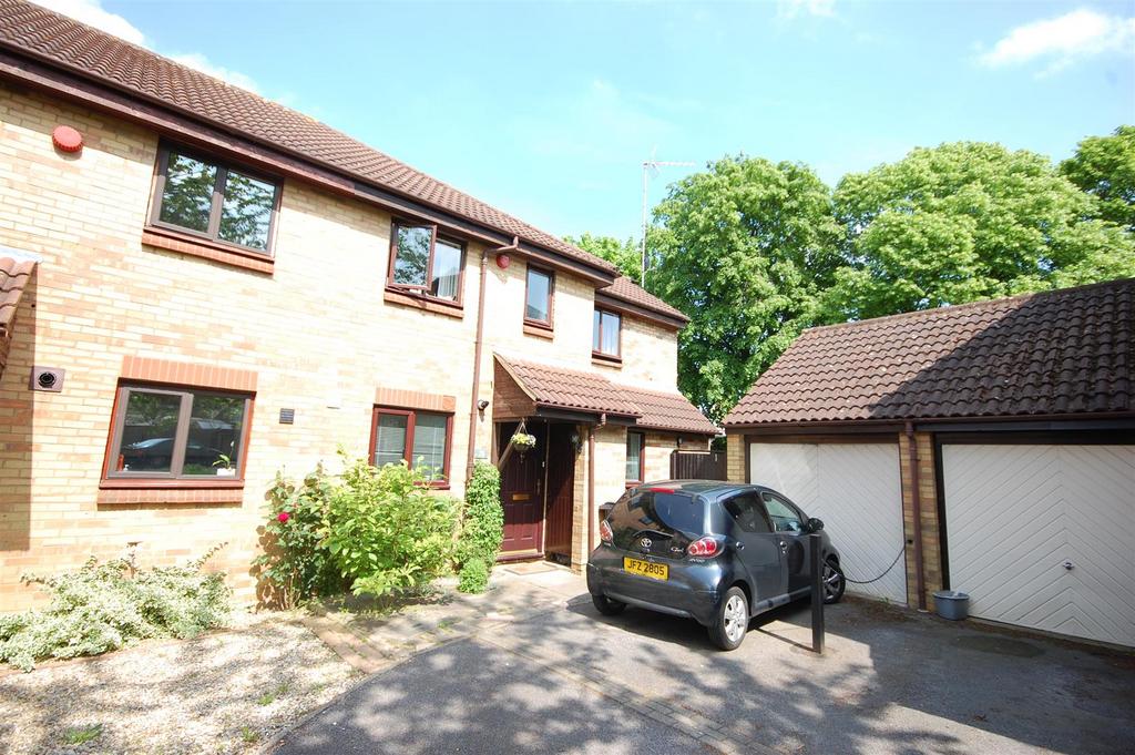 Bull Stag Green, Hatfield 4 bed end of terrace house for sale £600,000