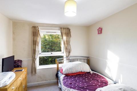 2 bedroom apartment for sale - Bamburgh Court, Cloister Garth, Gosforth