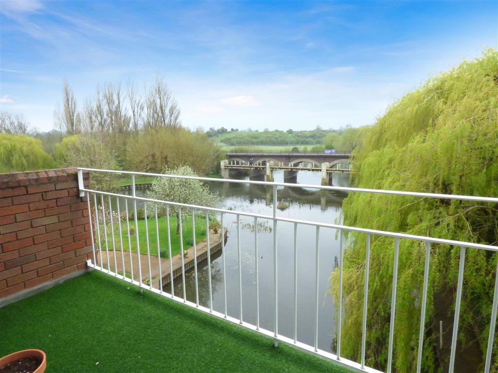 Lucys Mill, Mill Lane, StratforduponAvon 3 bed apartment £1,250 pcm