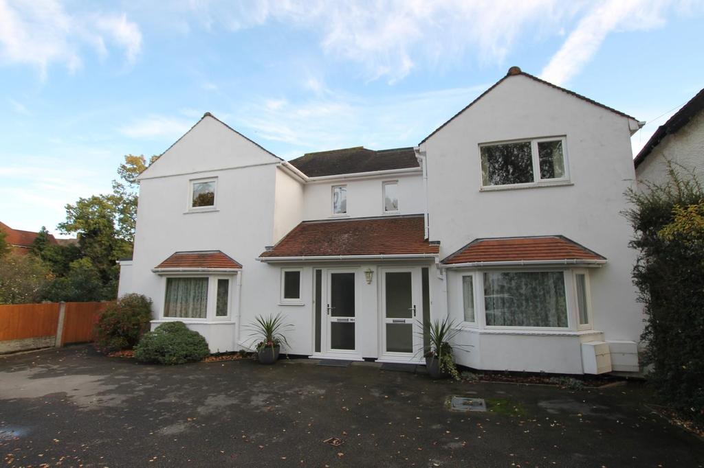 Penns Lane, Sutton Coldfield, West Midlands 5 bed detached house for