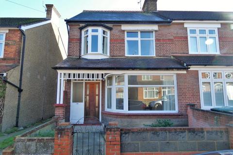 15 Meadow Road, Gravesend, DA11 7LR
