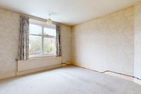 15 Meadow Road, Gravesend, DA11 7LR