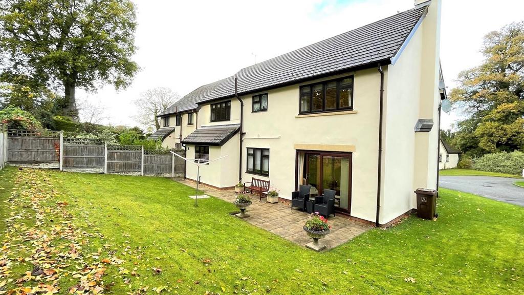 Llys Y Dderwen, Betws Yn Rhos, Abergele 5 bed detached house £395,000