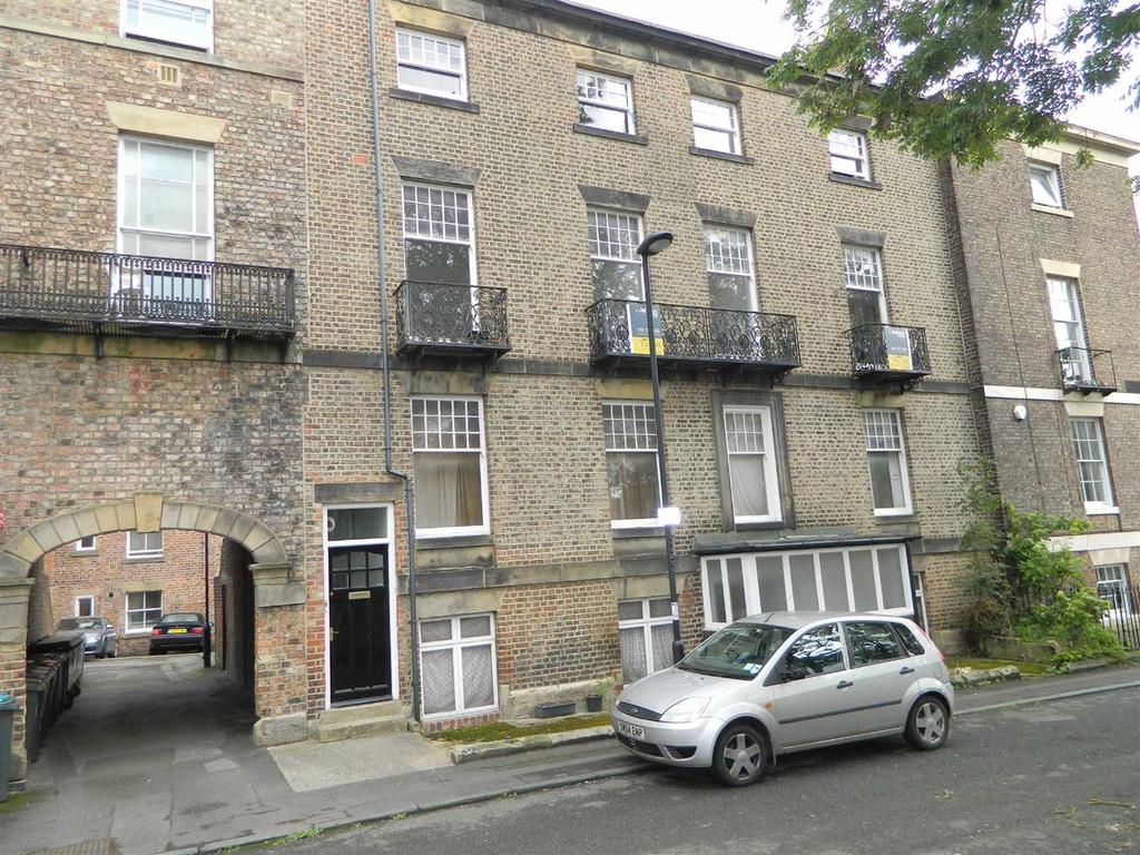 Newcastle Terrace, Tynemouth 2 bed flat £875 pcm (£202 pw)