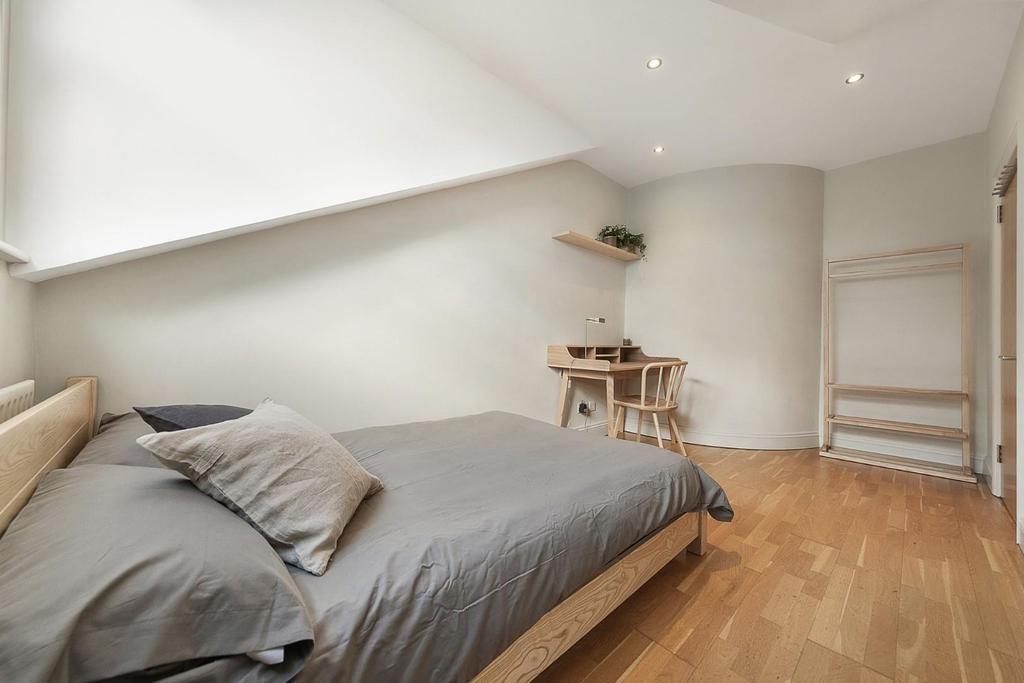 Bedroom (4).jpg