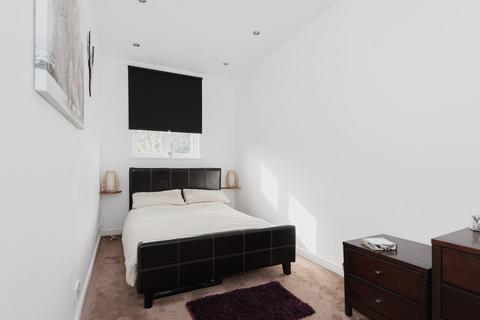 99 Wickham Avenue, Cheam, Sutton, SM3 8EB