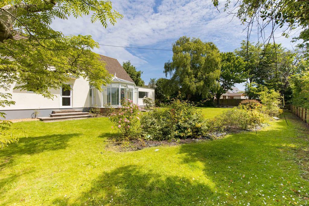 Frog Lane, Felton, Bristol, BS40 4 bed detached house £2,250 pcm (£