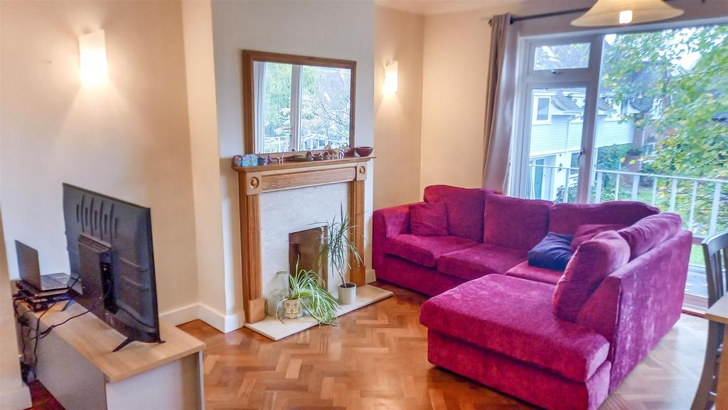 Archery Fields, Bridge End, Warwick 2 bed apartment £1,050 pcm (£242 pw)