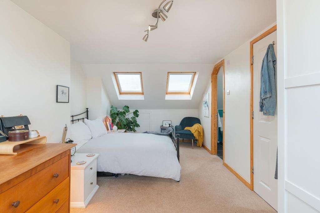 DAORETAGNOTHSA83 - Bedroom J.jpg