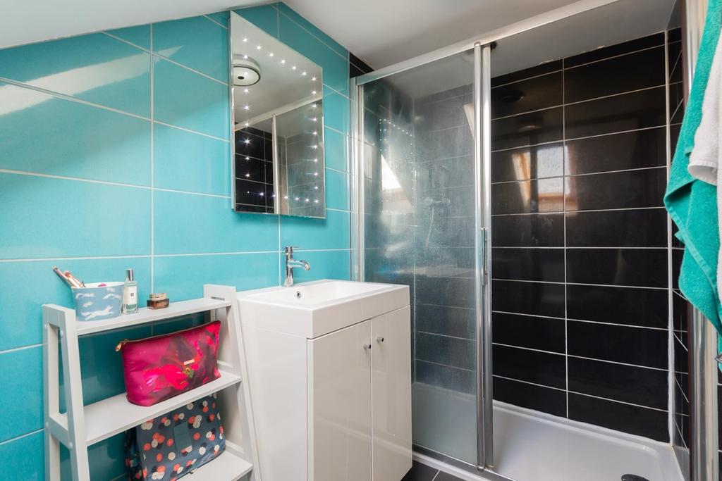 DAORETAGNOTHSA83 - Ensuite B.jpg