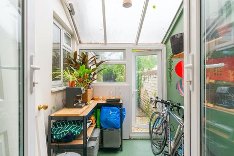38 Ashton Gate Road, Bristol, BS3 1SZ