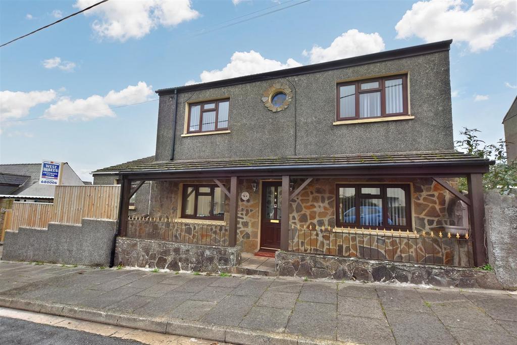 Ferry Road, Pennar, Pembroke Dock 3 bed detached house £265,000