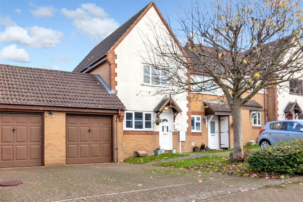 Coverack Place, Tattenhoe, Milton Keynes 3 bed terraced house for sale
