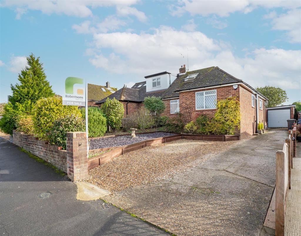 New Road, Bourne End 3 bed semidetached bungalow £595,000