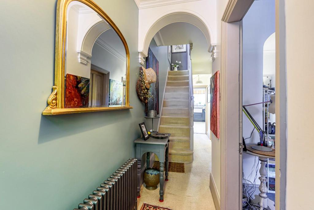 Sandfield Terrace, Guildford 3 bed detached house £825,000