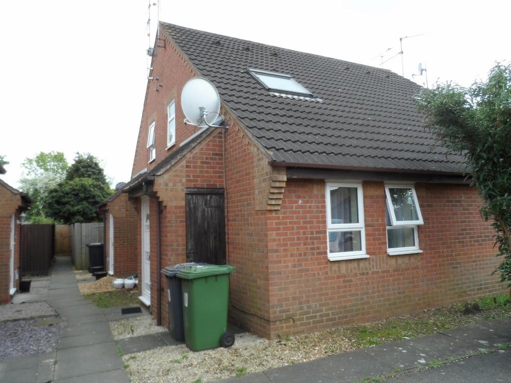 Albany Walk, Woodston, Peterborough 1 bed end of terrace house £650
