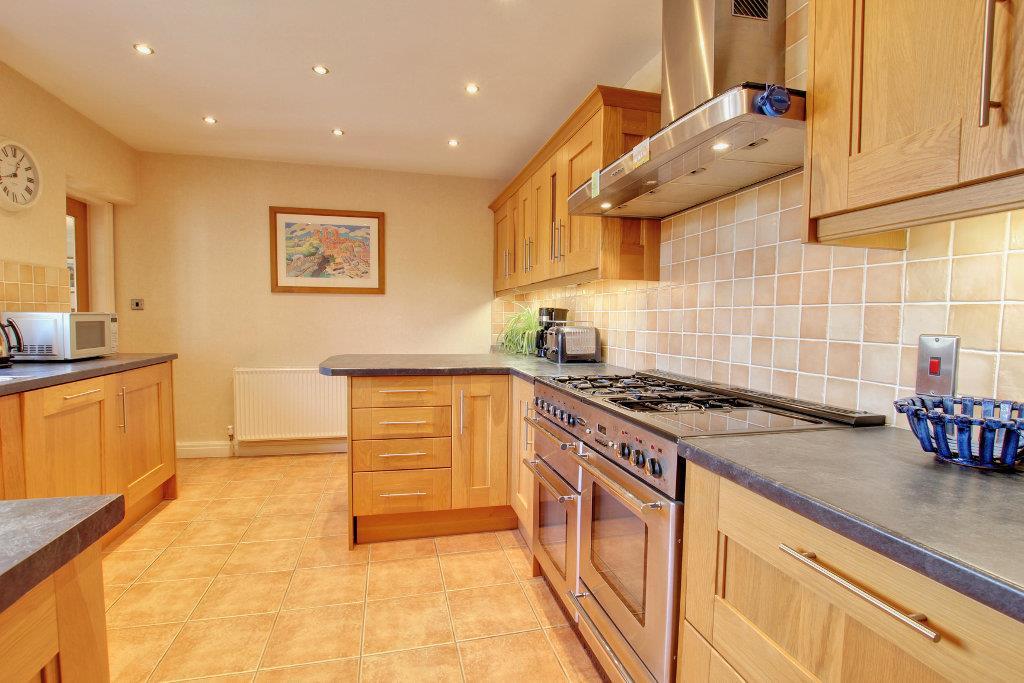 Dining kitchen