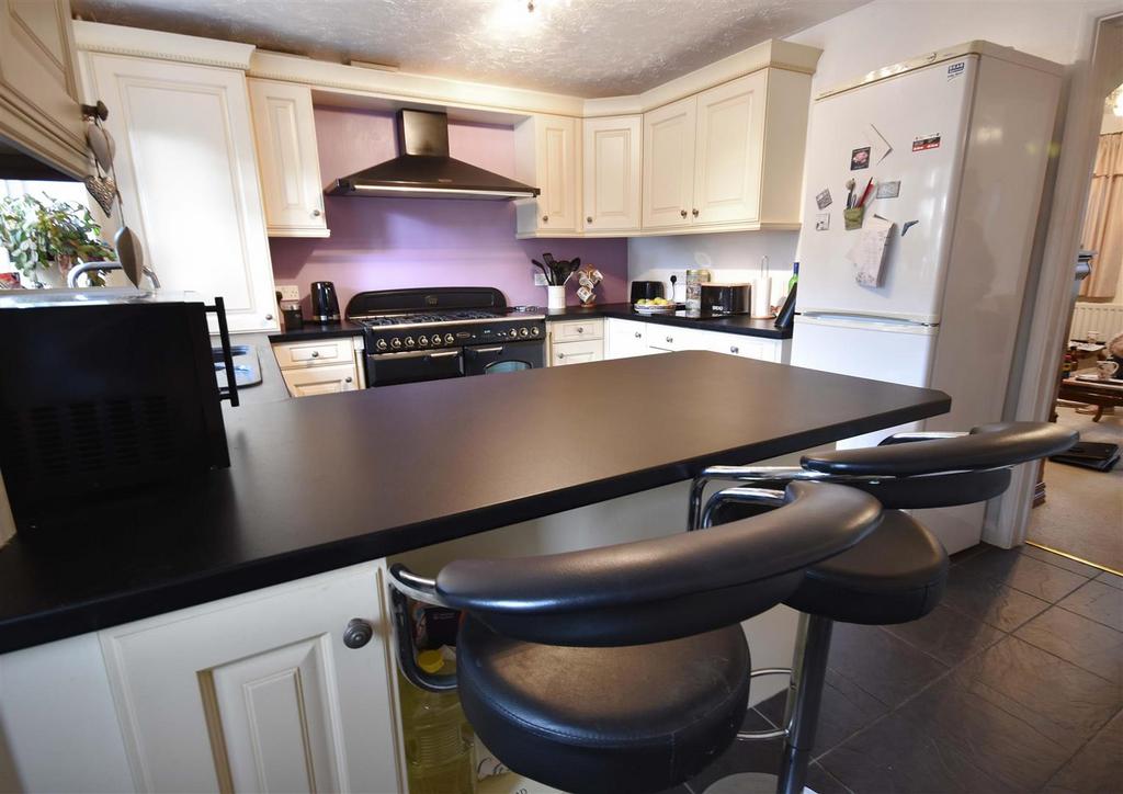 8 King Charles Way, Bridgnorth 2 bed mews £260,000