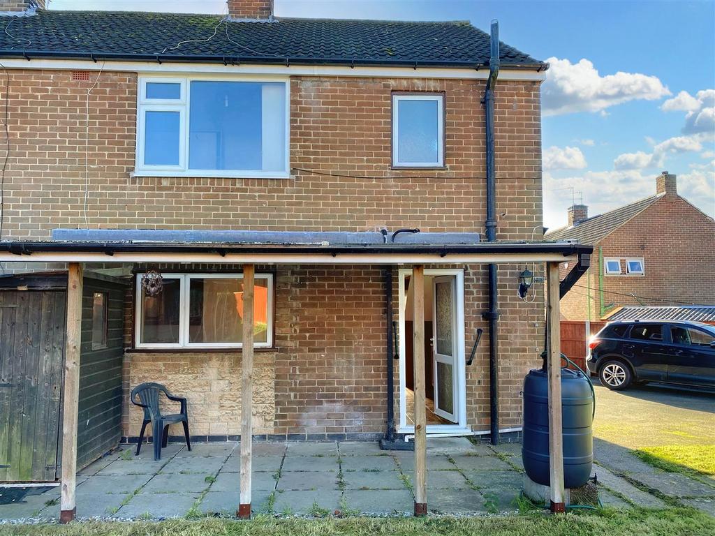 Queens Avenue, Stanley, Ilkeston 3 bed semidetached house £199,950