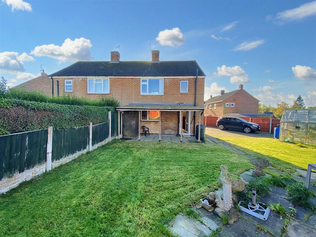 Queens Avenue, Stanley, Ilkeston 3 bed semidetached house £199,950