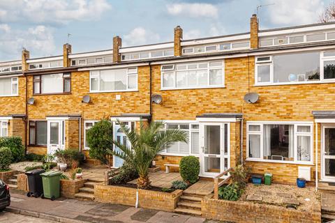 5 Dirdene Close, Epsom, KT17 4AY