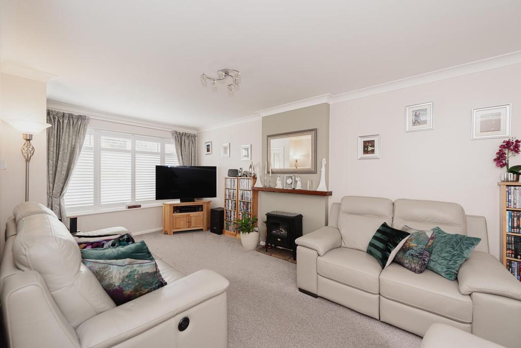 Dirdene Close, Epsom 2 bed terraced house £450,000