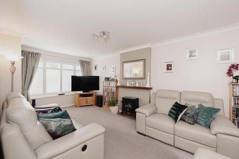 5 Dirdene Close, Epsom, KT17 4AY