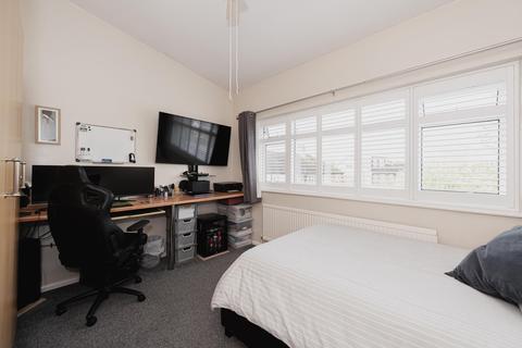 5 Dirdene Close, Epsom, KT17 4AY