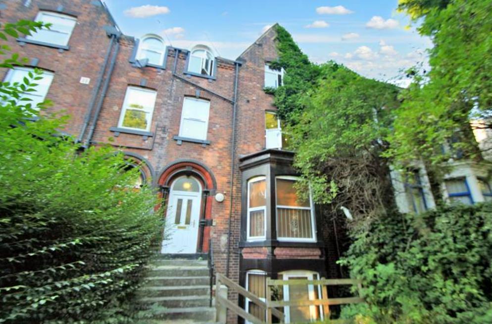 St Johns Terrace, Hyde Park, Leeds... 1 bed apartment £975 pcm (£225 pw)
