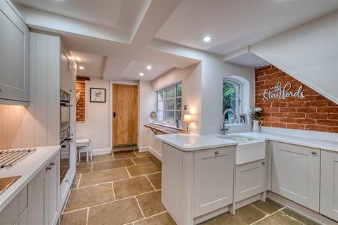 15 Foregate Street, Astwood Bank, Redditch, B96 6BW
