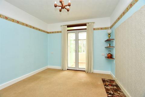 90 Second Avenue, Gillingham, ME7 2HS