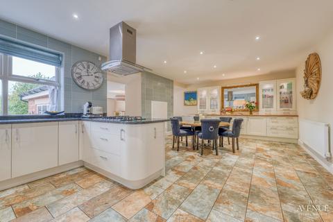 6 Hamilton Road, Burton-on-trent, DE15 0LN