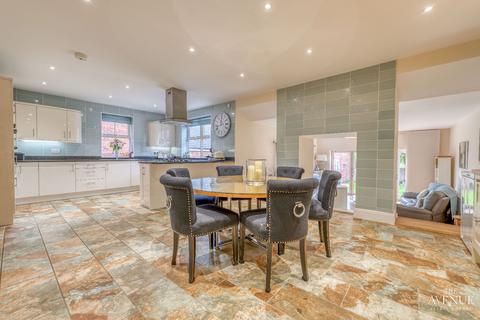 6 Hamilton Road, Burton-on-trent, DE15 0LN