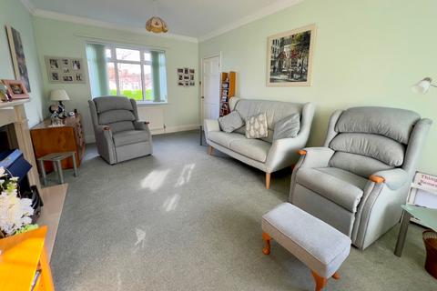 3 bedroom semi-detached house for sale - Holmhirst Road, Woodseats, S8 0GX