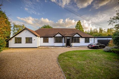 4 bedroom detached bungalow for sale, Barkers Lane, Alcester Road, B47