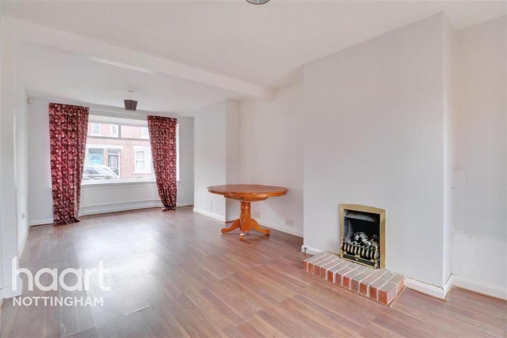 Edwin Street, Daybrook, NG5 3 bed semidetached house £850 pcm (£196 pw)